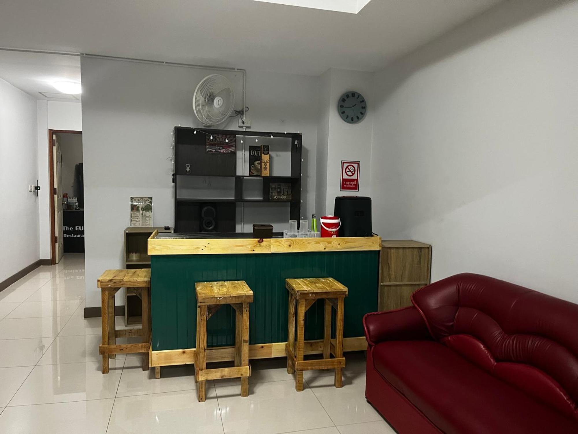 The European House Pattaya Bed & Breakfast ภายนอก รูปภาพ