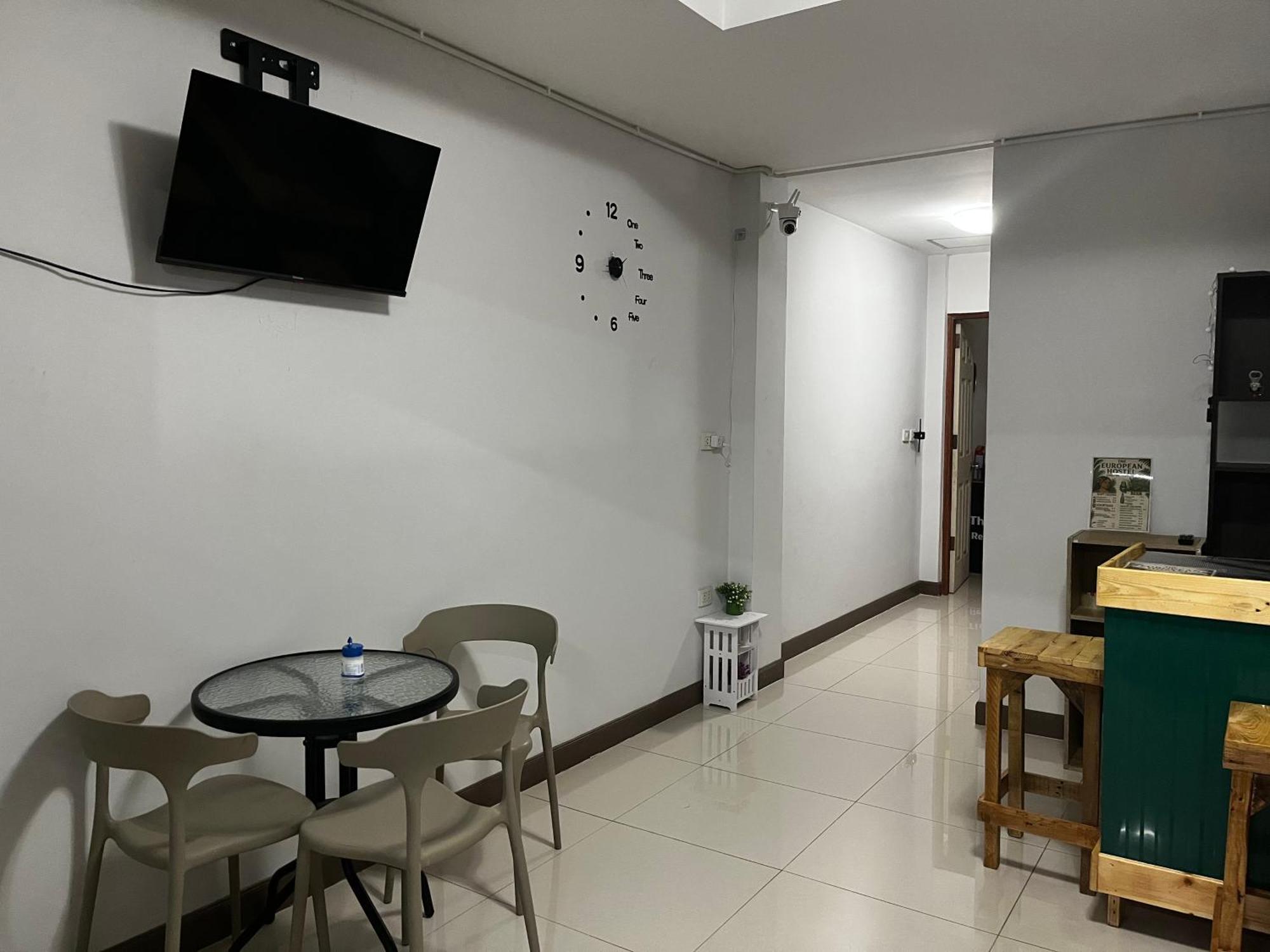 The European House Pattaya Bed & Breakfast ภายนอก รูปภาพ