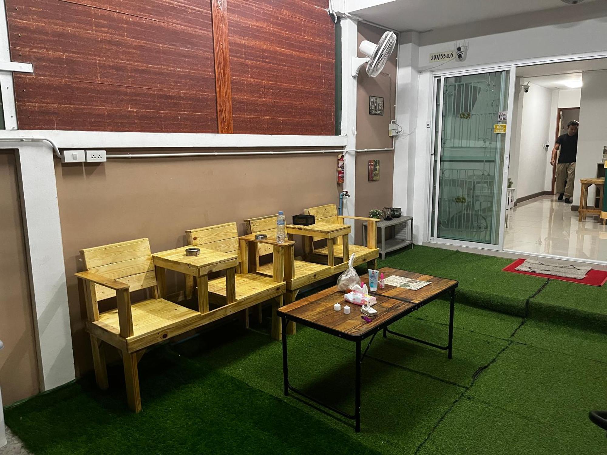 The European House Pattaya Bed & Breakfast ภายนอก รูปภาพ